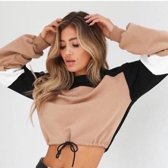 Crew Neck Pullover Crop Top Sweater - Picture 2 of 8